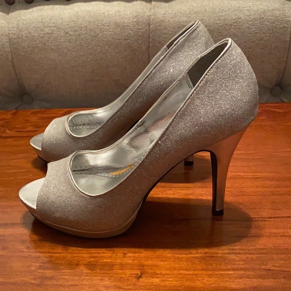 Silver open toe heel - Picture 3 of 13